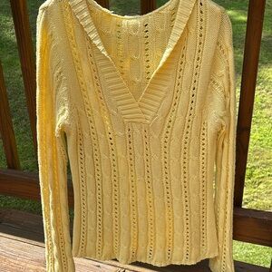 Hooded v neck cable knit sweater